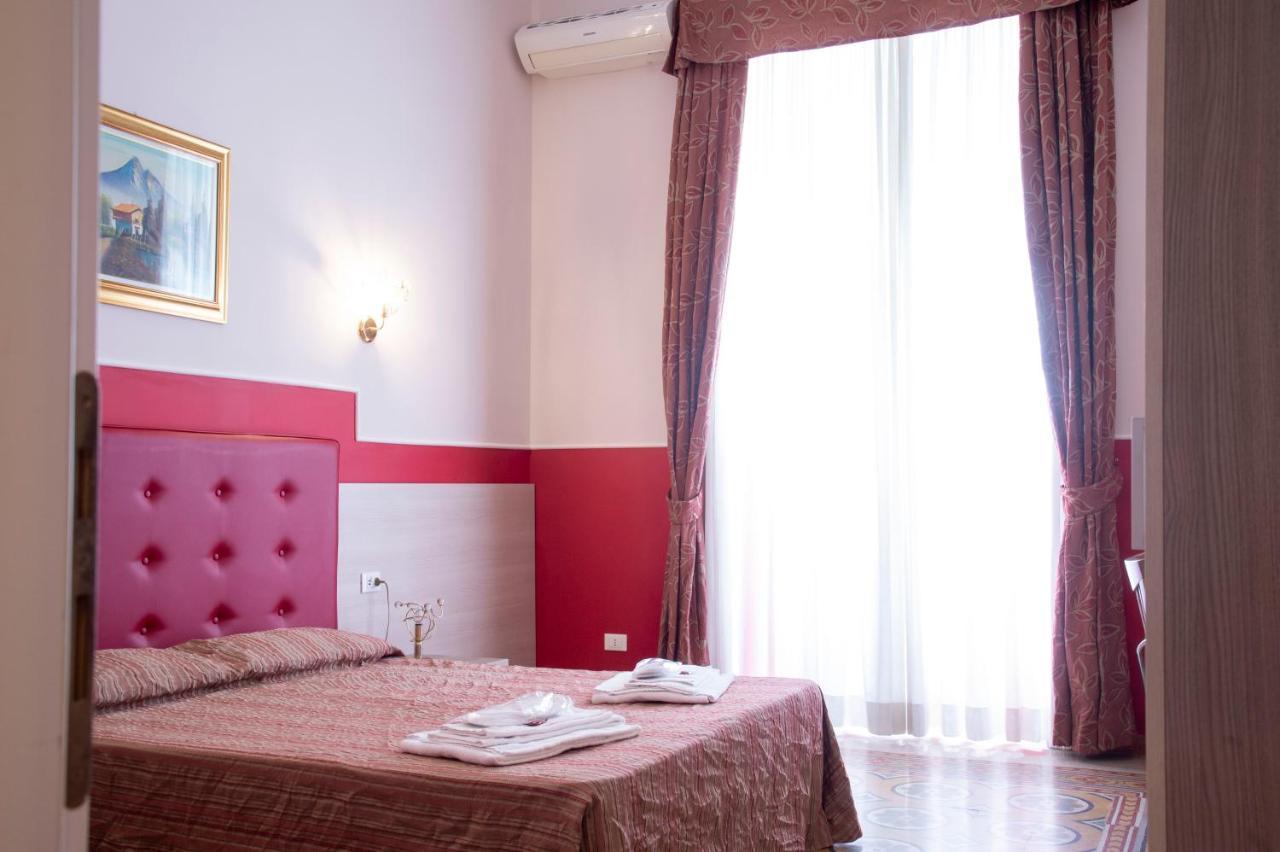 Domus Napoleone Hotel Rome Bagian luar foto