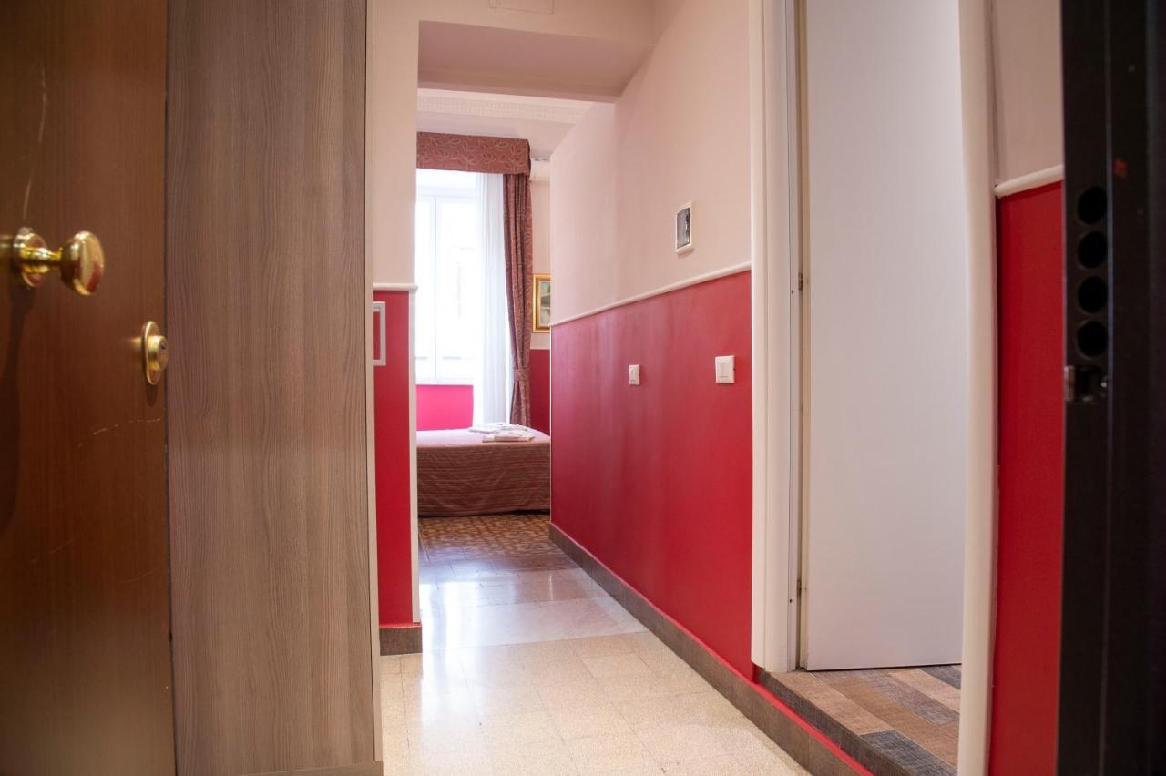 Domus Napoleone Hotel Rome Bagian luar foto