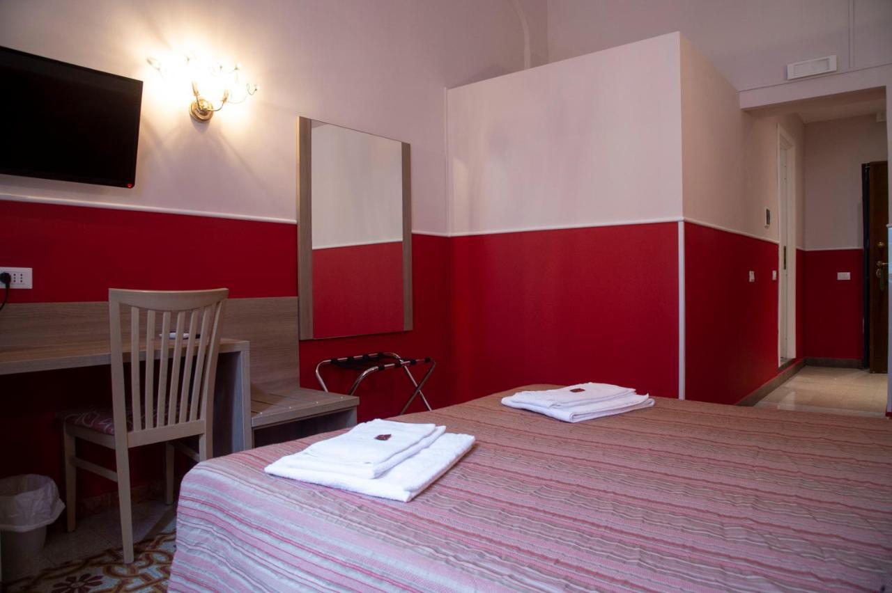 Domus Napoleone Hotel Rome Bagian luar foto