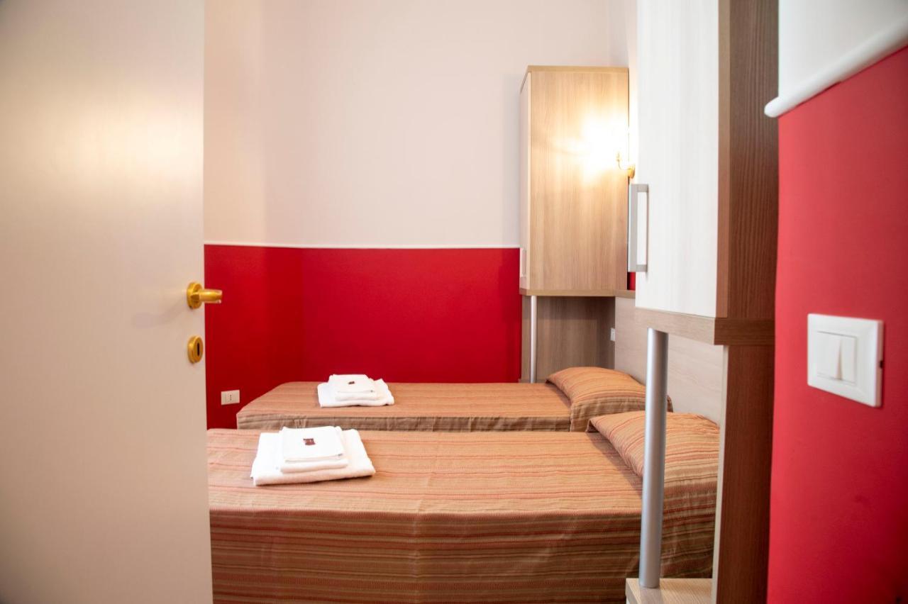 Domus Napoleone Hotel Rome Bagian luar foto