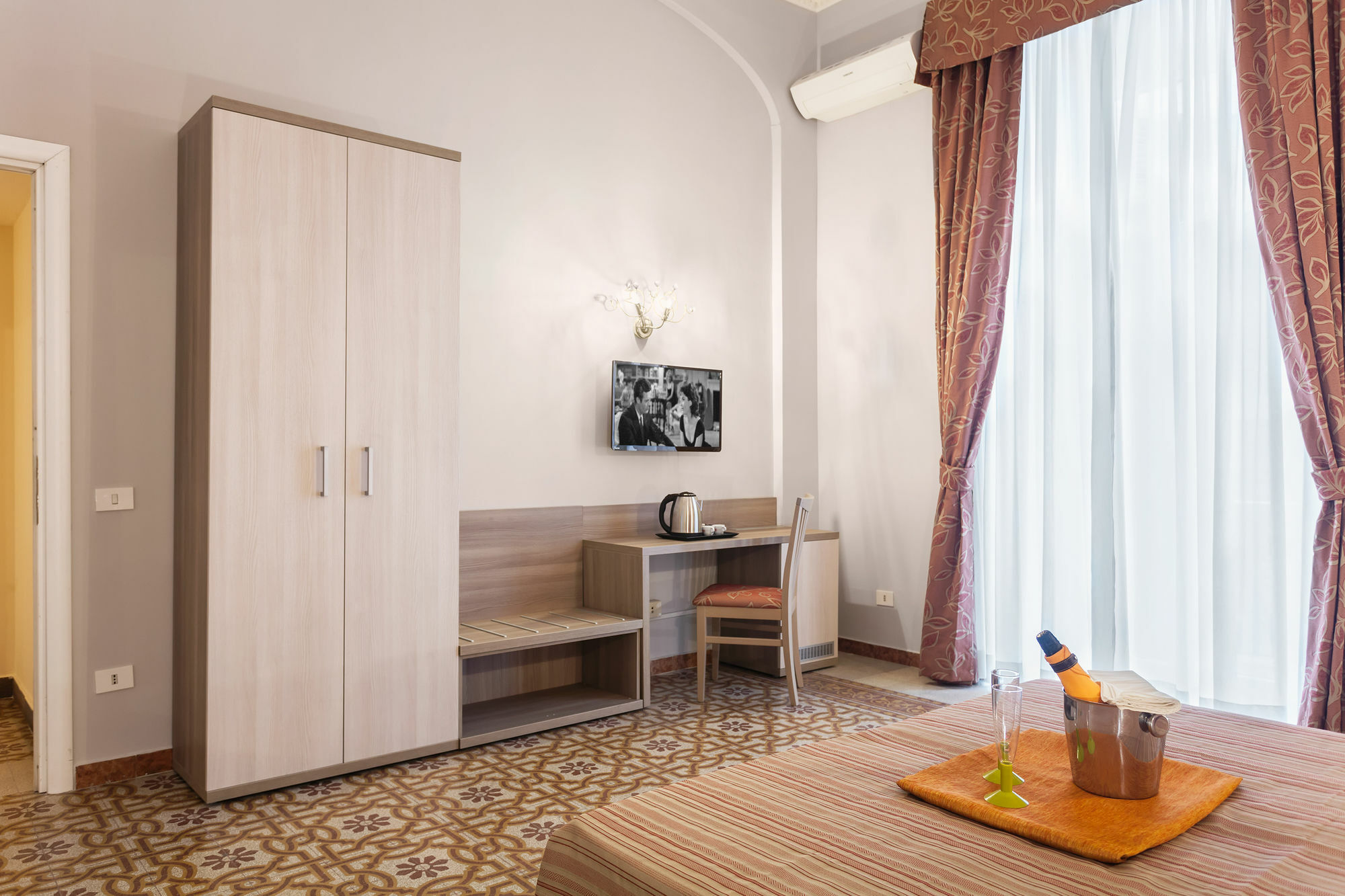 Domus Napoleone Hotel Rome Bagian luar foto